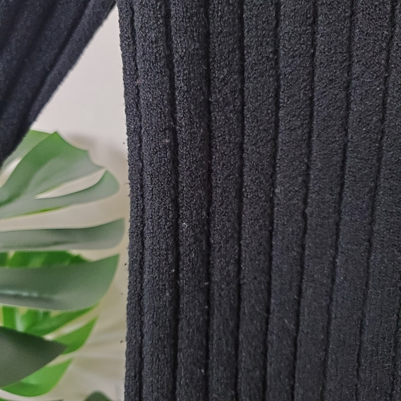 Black sweater - Picture 4 of 6